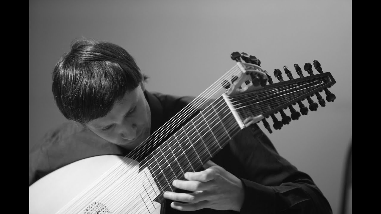 Vasily Antipov plays S.L.Weiss Ouverture c-moll (Manuscript Dresden)