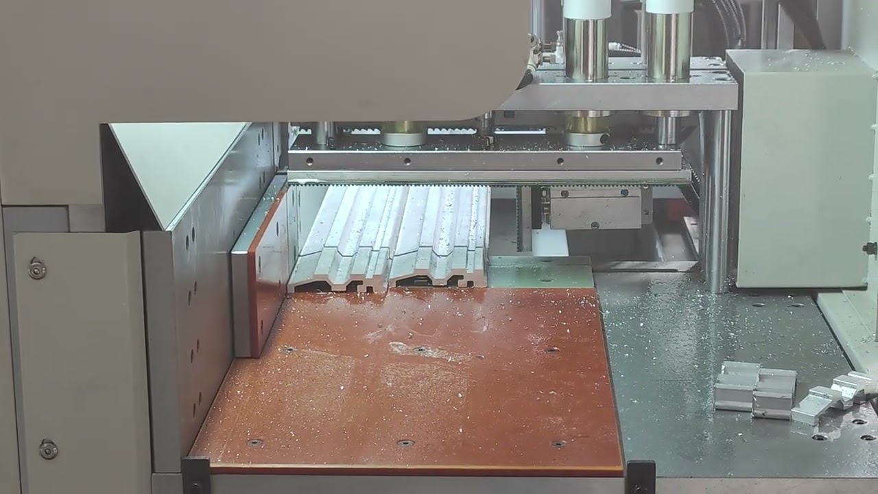 DS2 450 3  irregular aluminum plate cutting