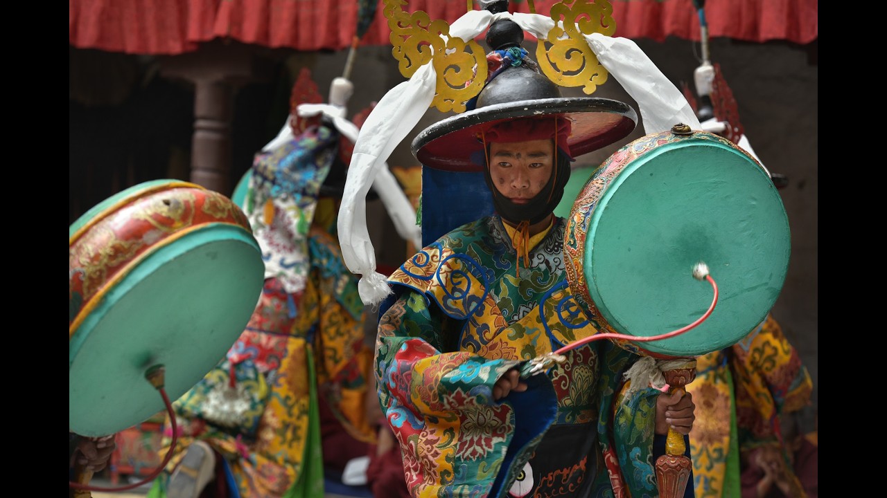 Танец с барабанами Ханле Густор, буддийский монастырь Ханле, Ладакх.
