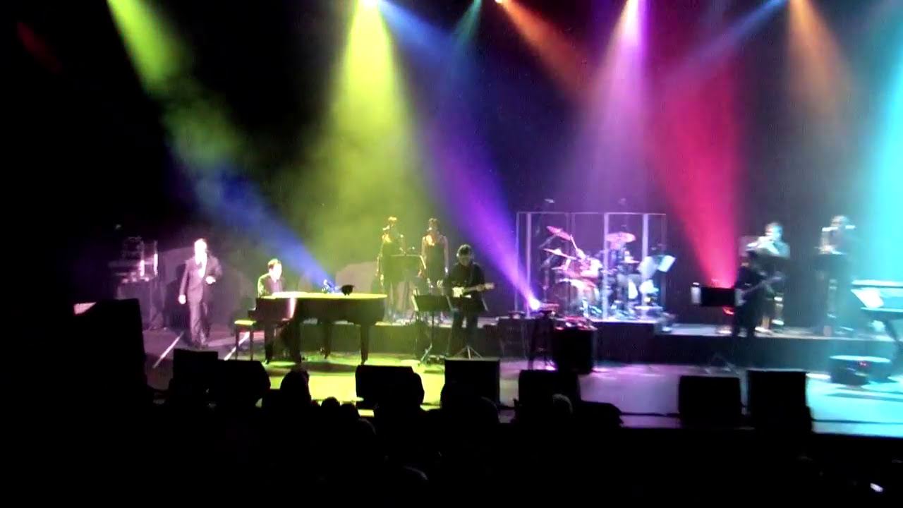 Engelbert Humperdinck - Tell Me Where It Hurts