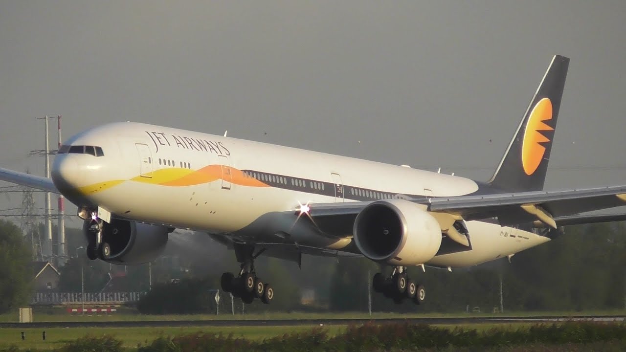 Boeing 777-300ER Jet Airways Landing at Schiphol Airport
