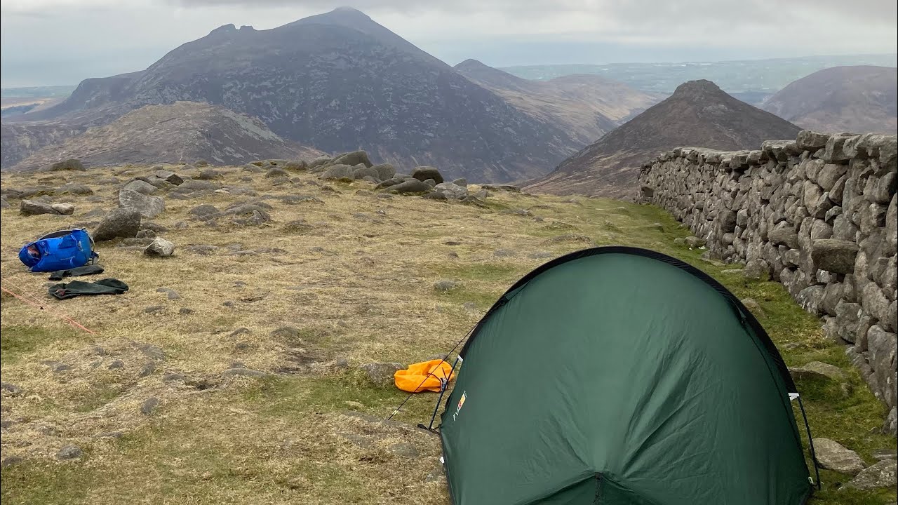Wild Camping in the Mourne Mountains || Slieve Meelbeg || 708m
