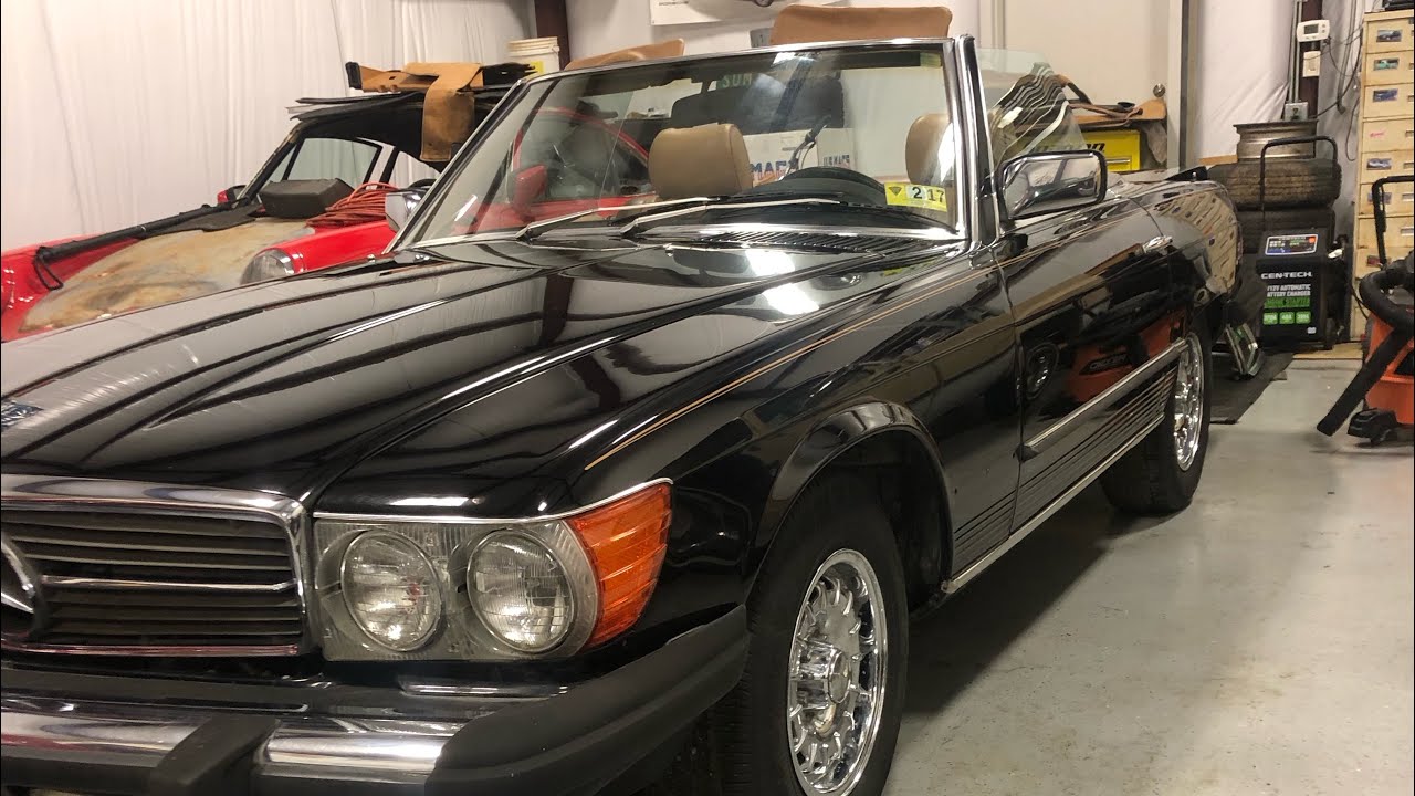1982 Mercedes 380sl!! Getting ready to dig into the fuse box. Update on cleaning progress.
