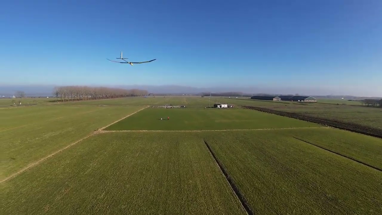 APEX Res-glider by Holzmodellbau Schweiger and Eser Kismir. 
