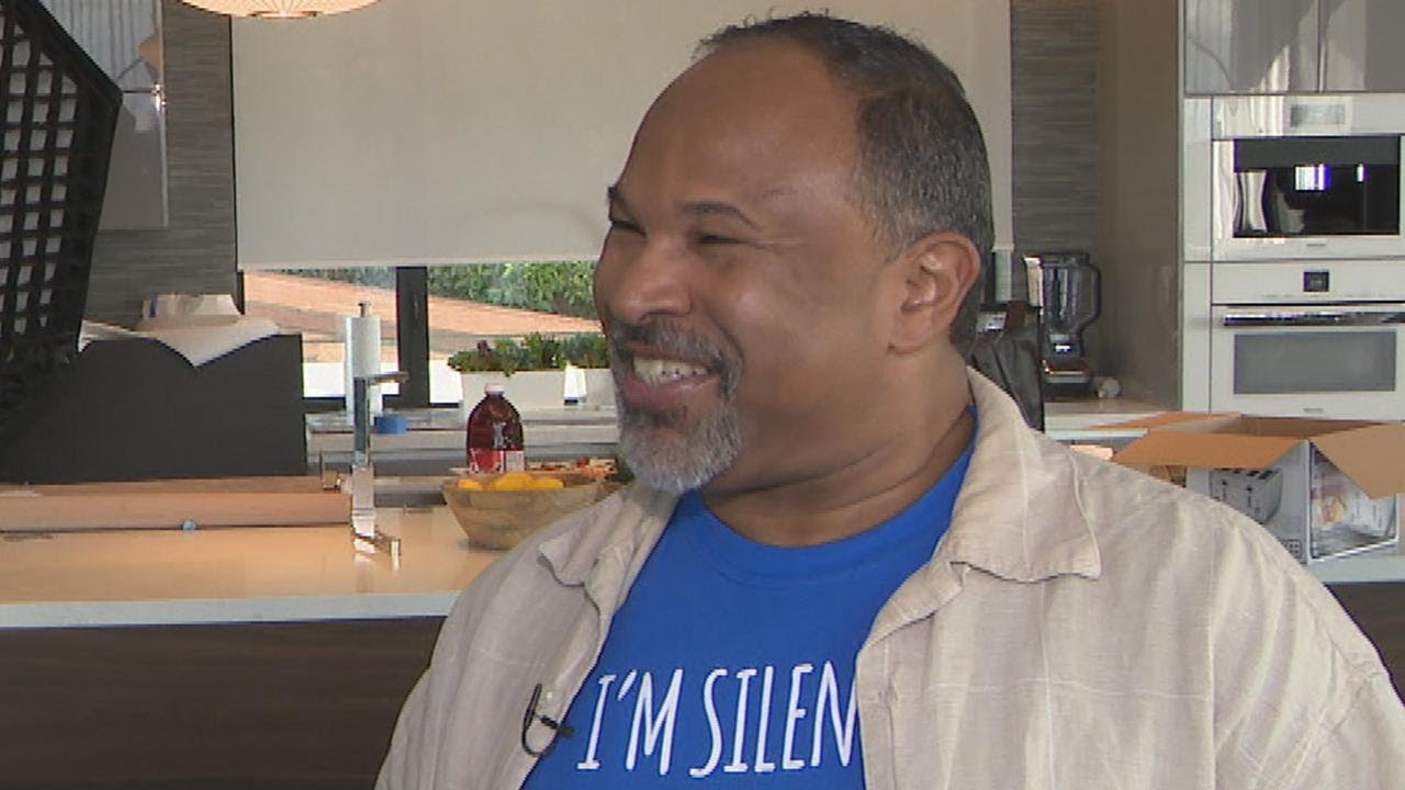 Geoffrey Owens Says He's 'Getting Stopped By Everyone' Following Trader Joe's Pics