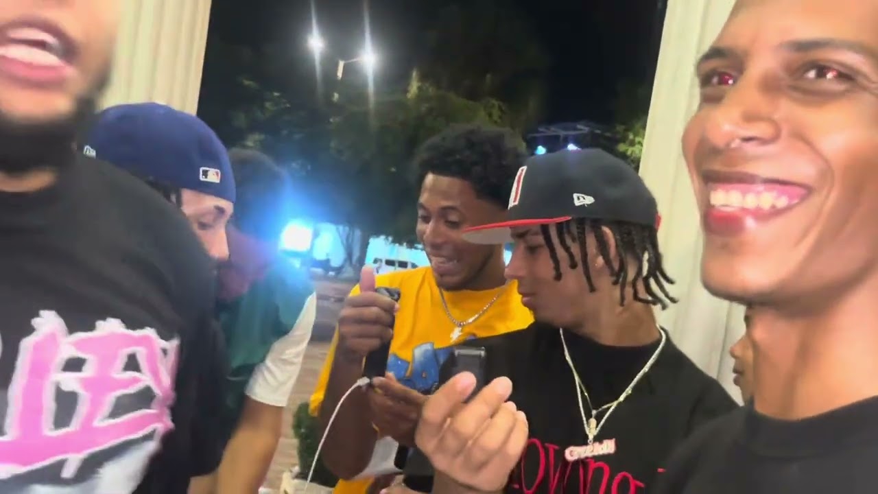 El Regreso - Mr Muaks vs Felpa Divo - Batalla de freestyle en Azúa 😂😂🤣