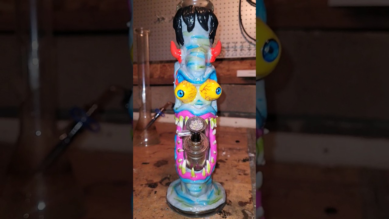 Crazy Monster Bong rip #monster #bong #420 #smoke #big