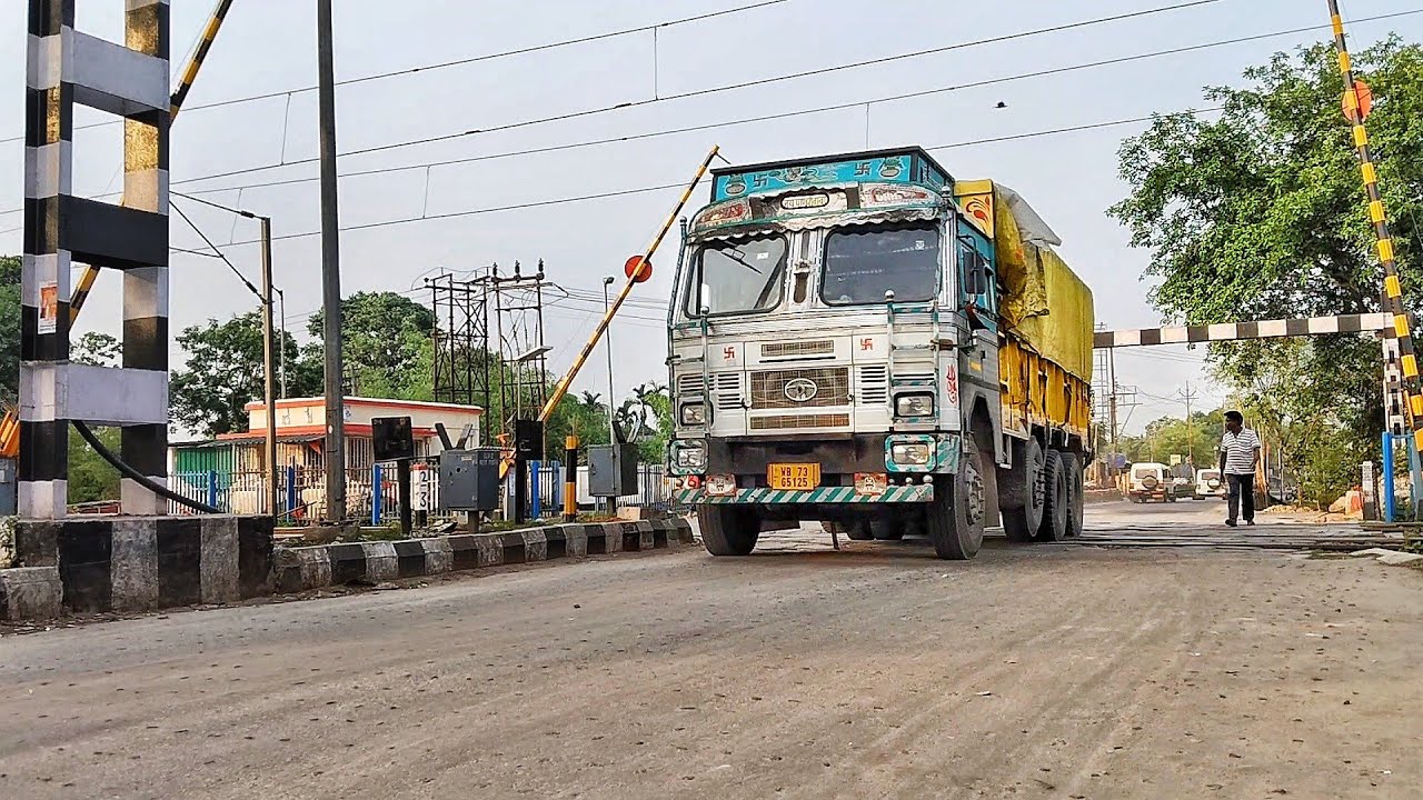 Indian railgate 🇮🇳 Train CROSSING [PART- 7]  Everyone so busy!!