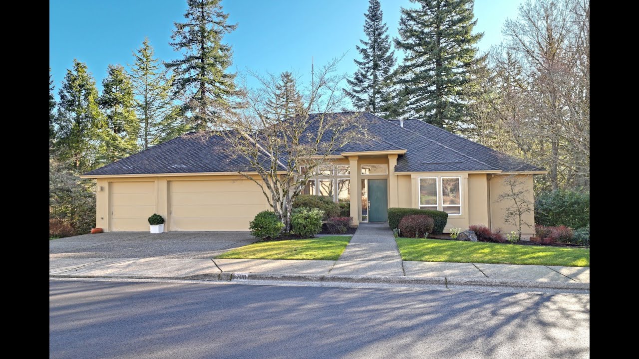 700 SW 67th Place Portland, OR |