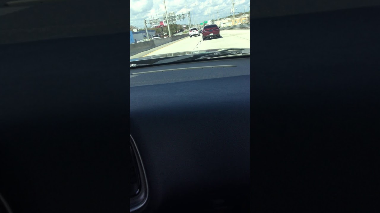 Dodge Challenger RT vs Dodge Challenger sxt plus (street race )