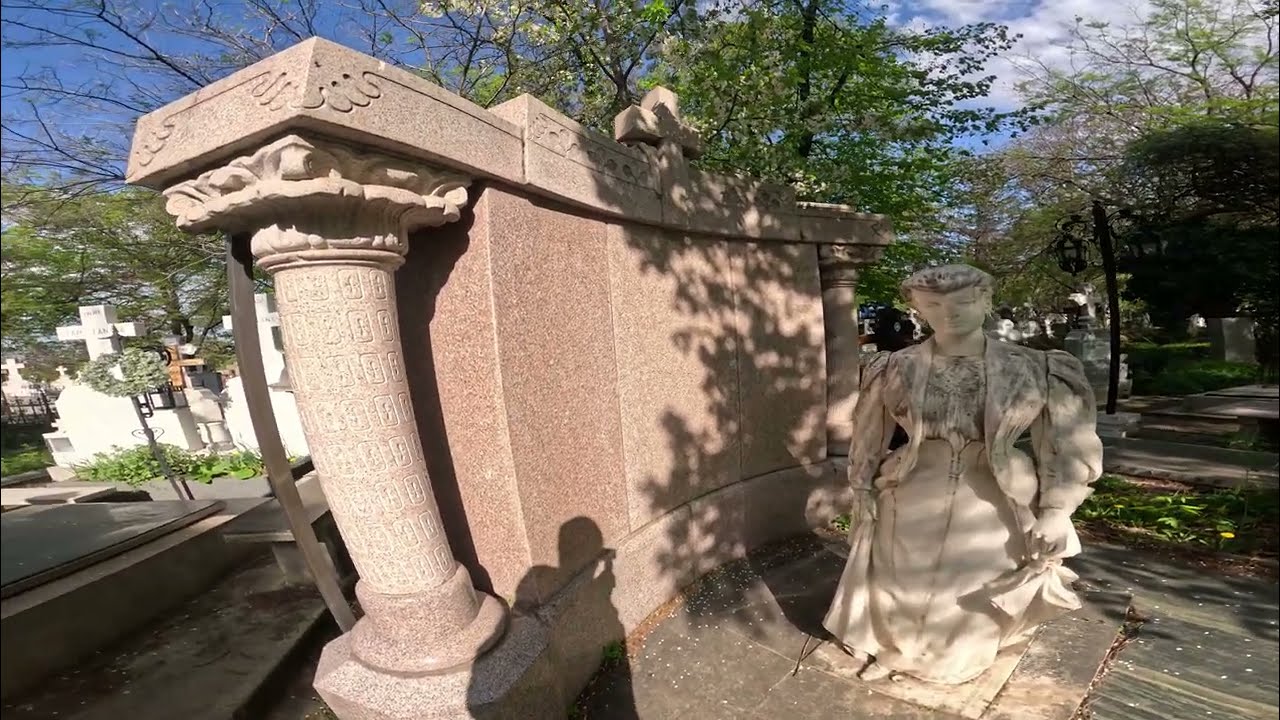 La pas prin Cimitirul Bellu