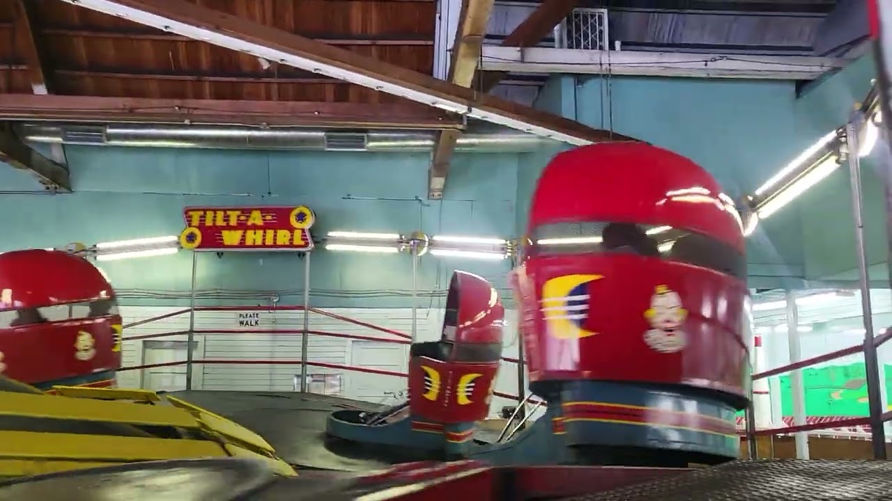 Tilt a whirl Seaside, Oregon