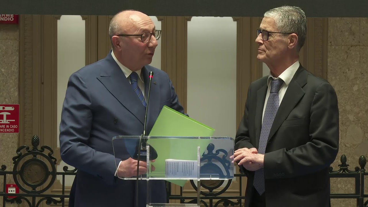 In diretta il primo intervento del nuovo presidente della Camera di Commercio di Napoli, Ciro Fiola