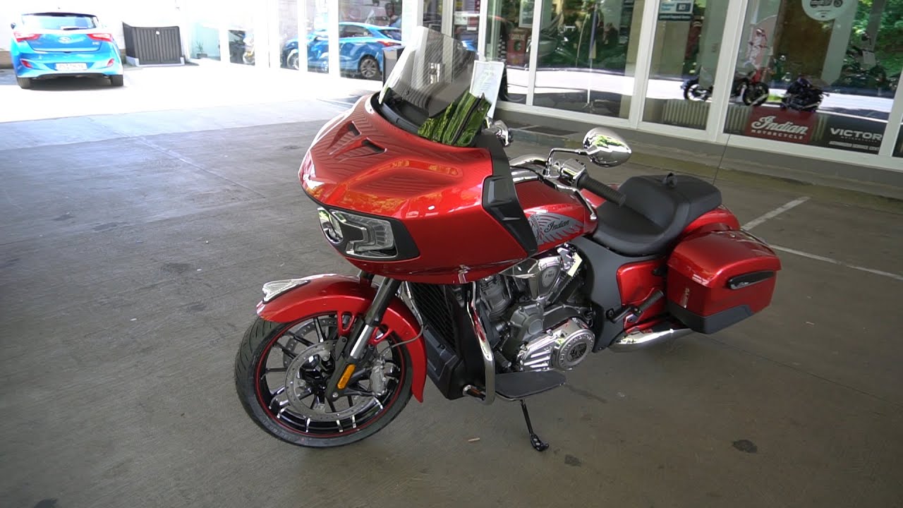 Indian Motorcycle Challanger Limited Ruby Metallic Test 2020 Review Preview Overview Exhaust Sound