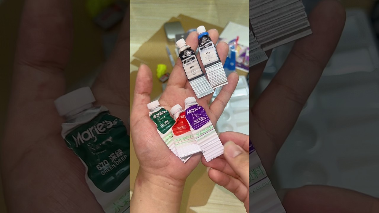 Combo màu nước cơ bản với vỏ màu lộn xộn 