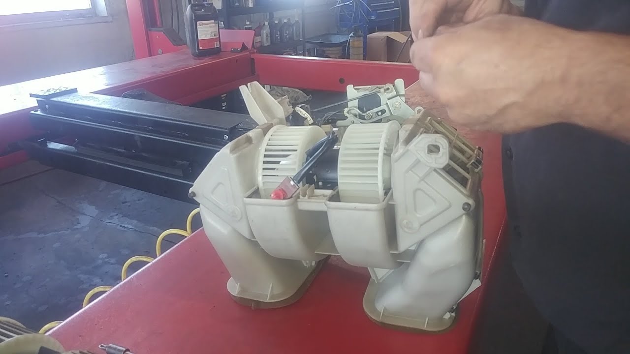 Blower motor replacement 1993 Acura Legend.