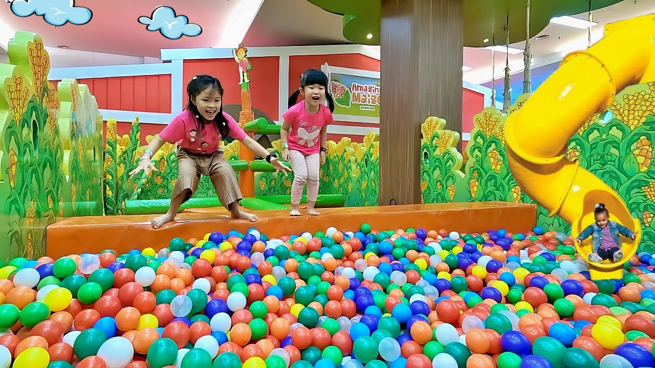 Main Mandi Bola Perosotan, Lomba Lari - Playground Anak Balls Pit
