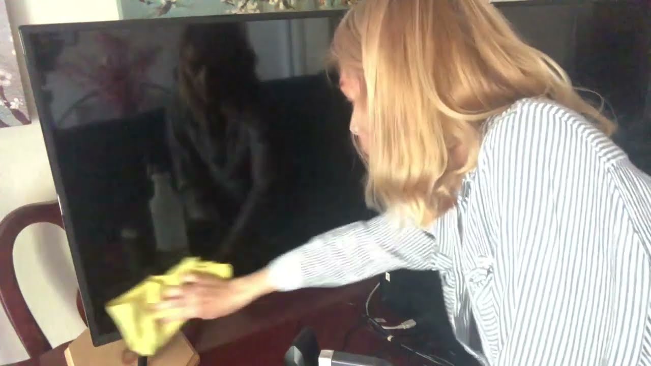 Cleaning very dusty computer table