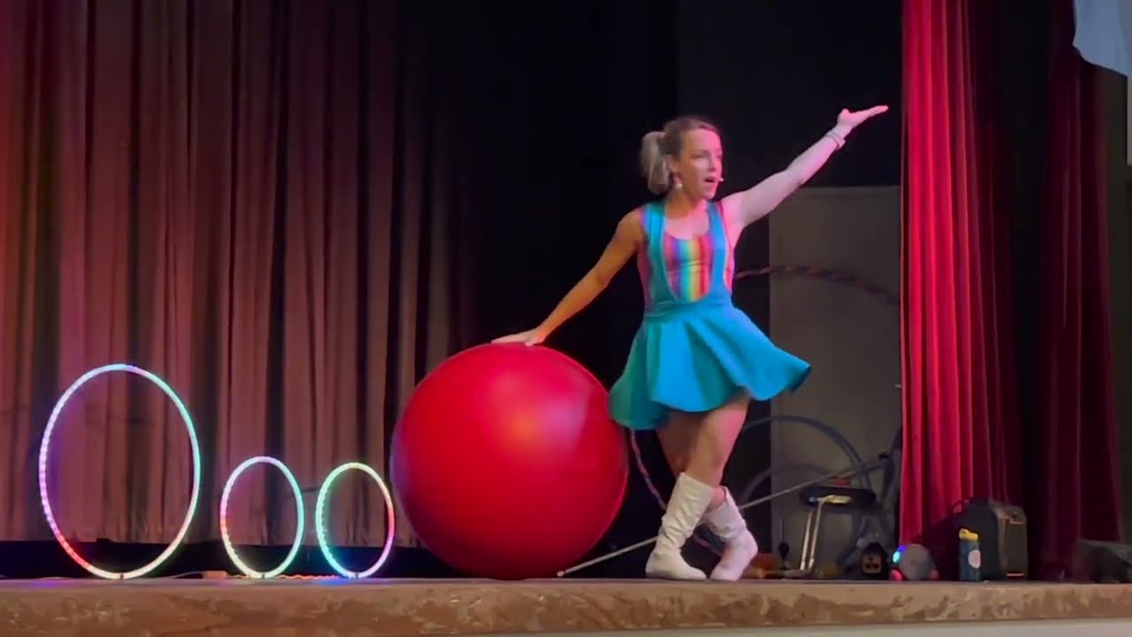 Hooplahoma! An Interactive Circus Show