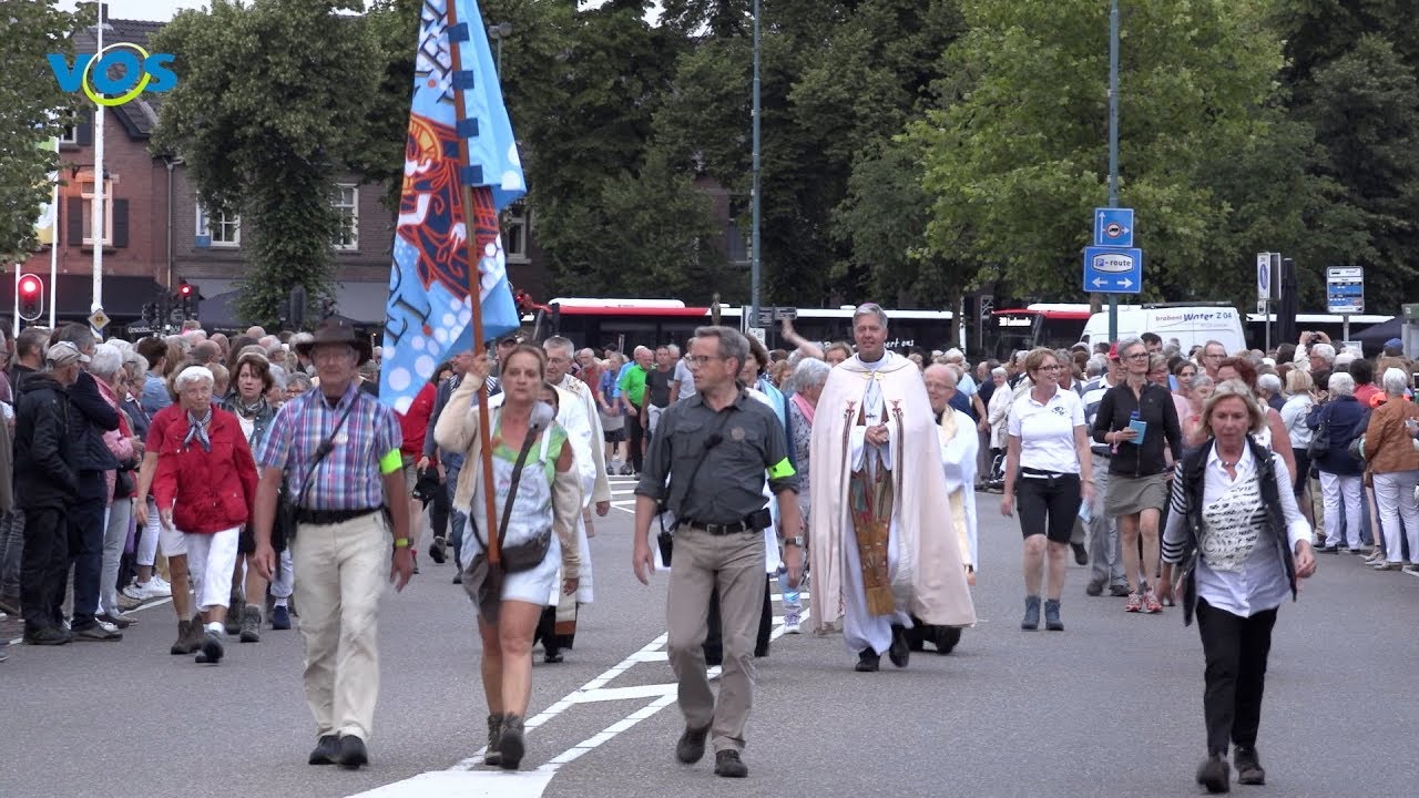 VOS NIEUWS - Binnenkomst Handelse Processie 2018 in Valkenswaard