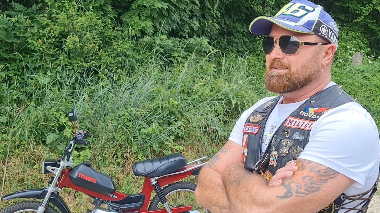 Django kupio novu igracku APN 6S   2008 god