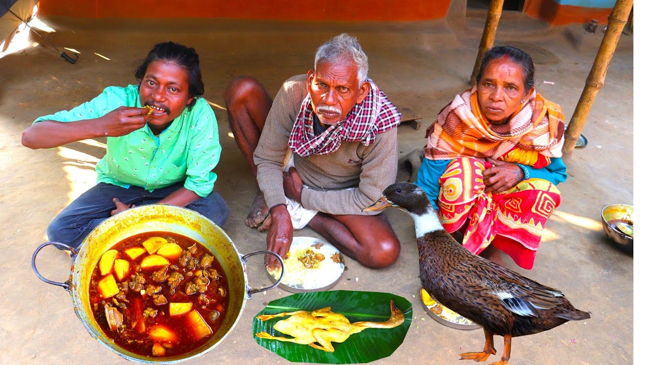শীতের মরশুমে চন্দন তার দাদু ও ঠাকুমাকে নিয়ে পাতিহাঁস রান্না করে খাওয়া দাওয়া করল | duck meat curry