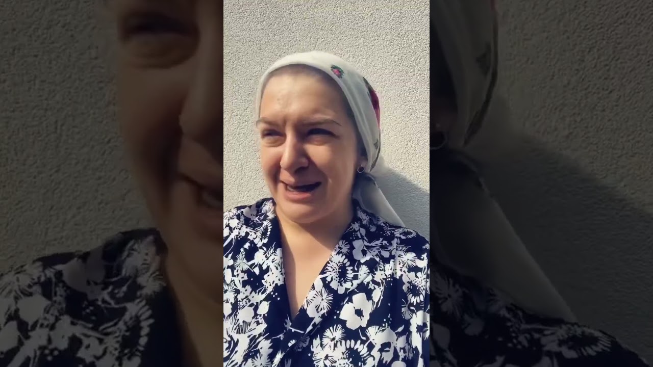 Біля школи