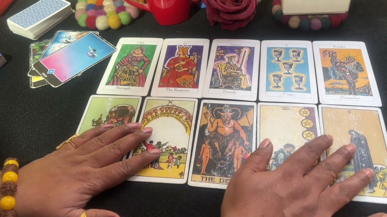 💕WAIT OR MOVE ON | KYA AAPKO UNKA INTAZAR KARNA CHAHIYE?TAROT LOVERS 111 | TAROT IN HINDI💕