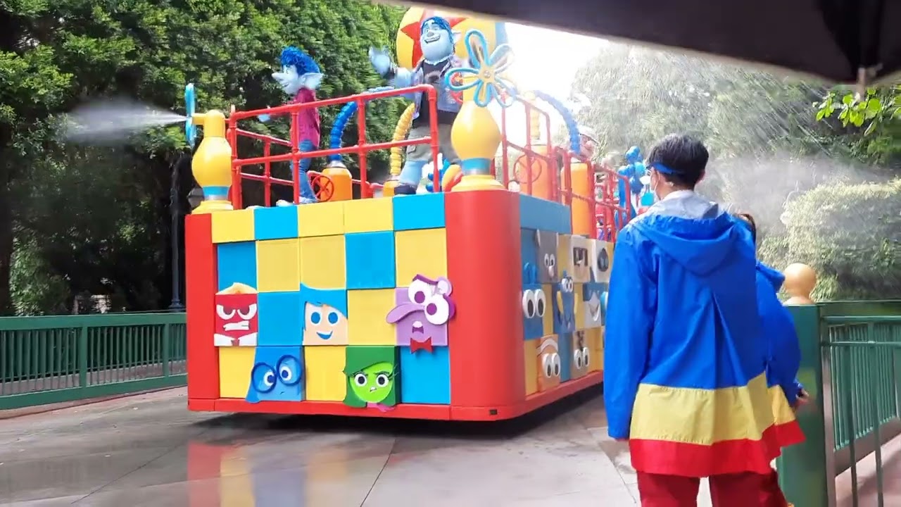 香港迪士尼Pixar水花大街派對