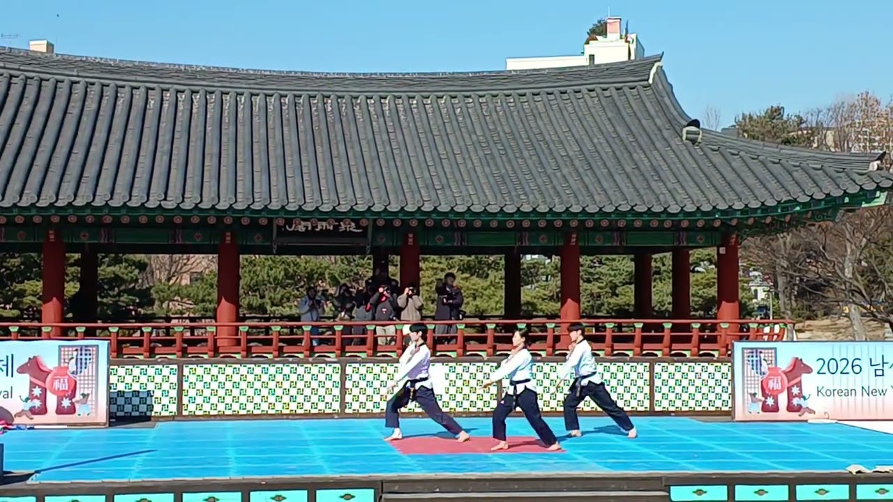 Taekwondo Performance (Lunar New Year Festival) by BiGABI @ Namsangol Hanok Village (태권도 @ 남산한옥마을)