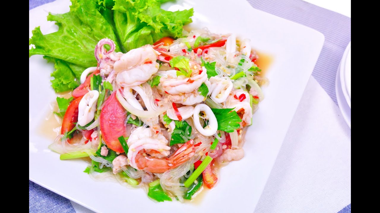Spicy Glass Noodle Salad - Yum Woon Sen (ยำวุ้นเส้น)