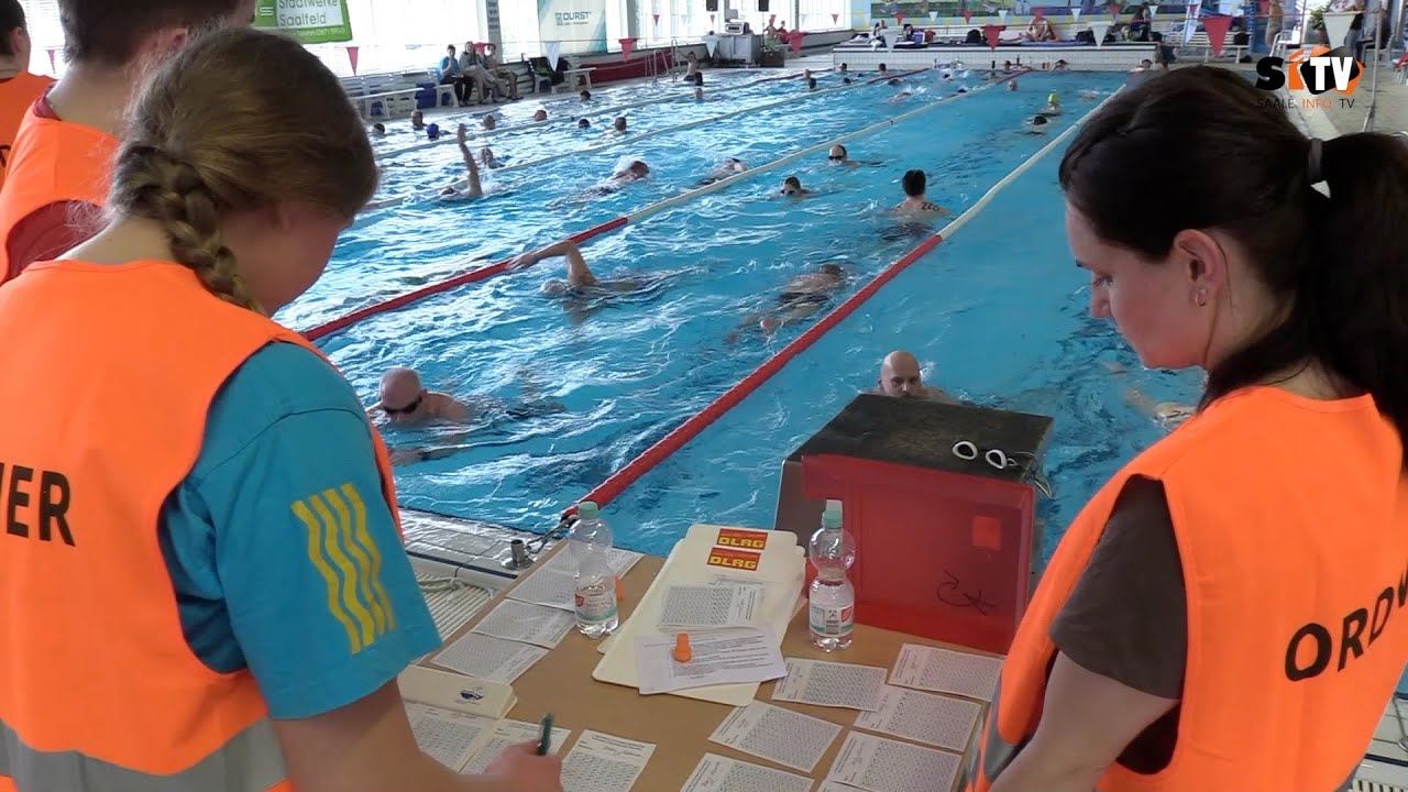 Nach 3 Stunden wurden schon über 300 Kilometer im Wasser zurückgelegt, beim 12-Stunden-Schwimmen.