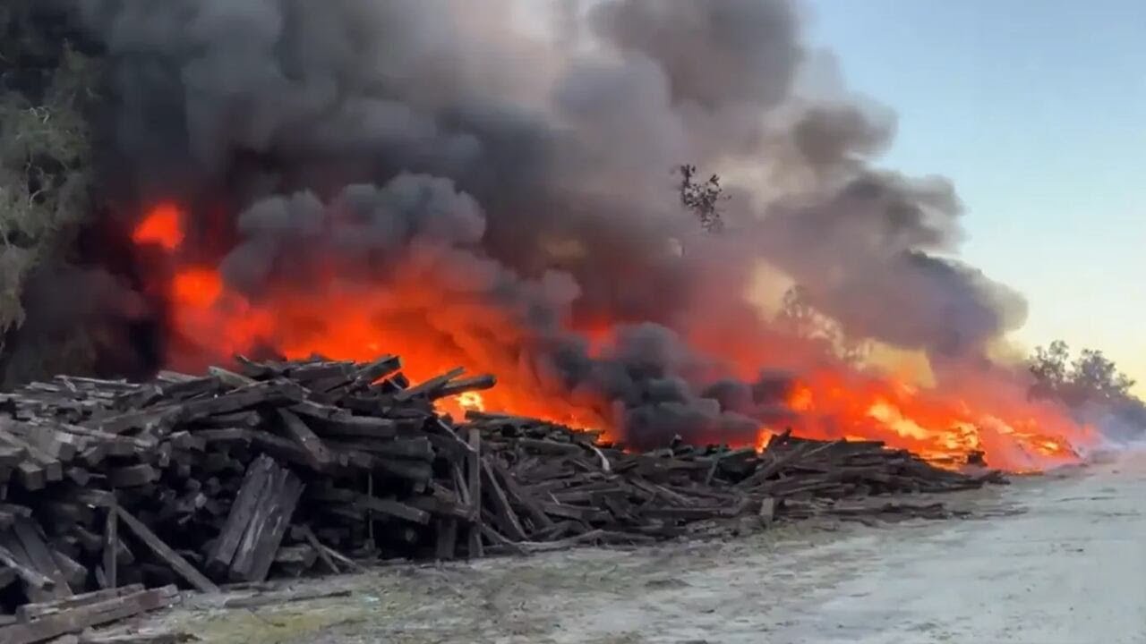 Dunnellon city leaders hold public meeting after hazardous railroad tie fire