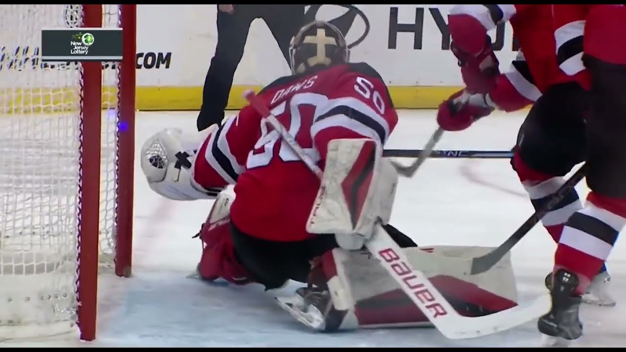 Nico Daws STUNS THE CROWD With An Amazing Glove Save! #NJDevils