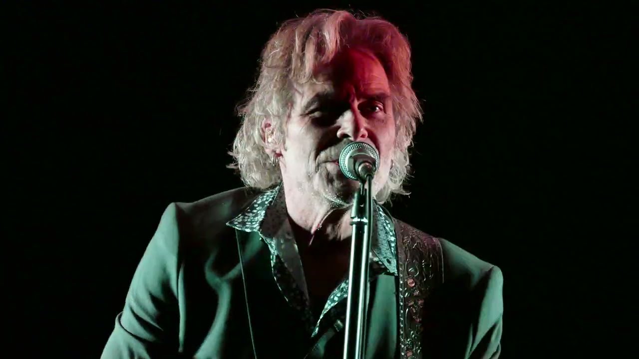 MIKE TRAMP: Jeg Holder Fast - KOSMORAMA Sk&aelig;lsk&oslash;r, Denmark - 2024-12-04