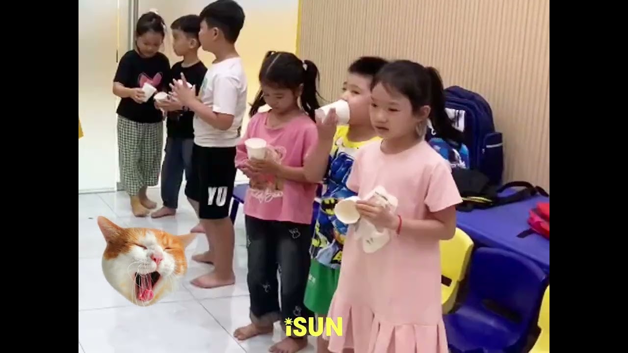 Hoạt động đáng yêu của các con và giáo viên nước ngoài