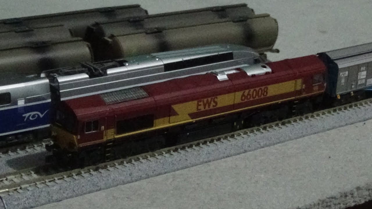 Dapol ND-027 Class 66 Diesel Locomotive 66008 EWS N Scale Review HD