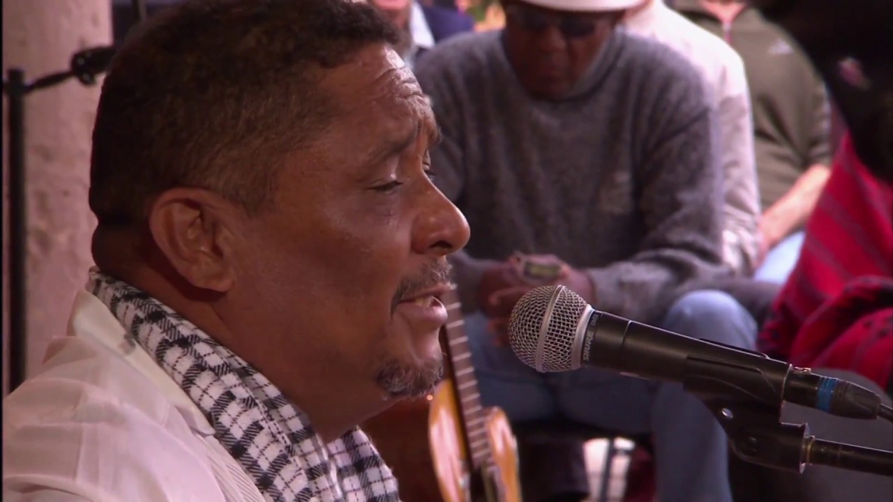 Chogo Prudente -  Canta ‘Luz de luna’, FIC 2016 (Concierto)