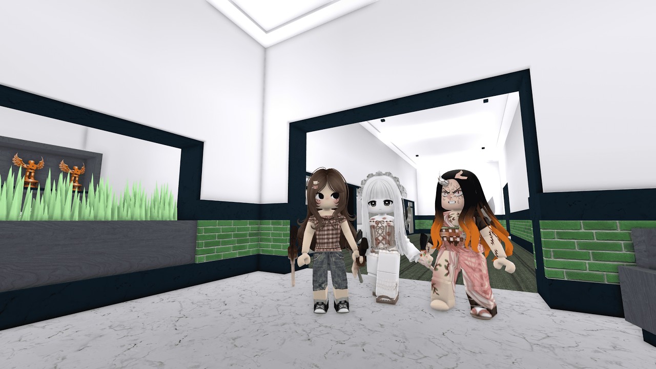 PLAYING MM2 WITH U GUYS :D