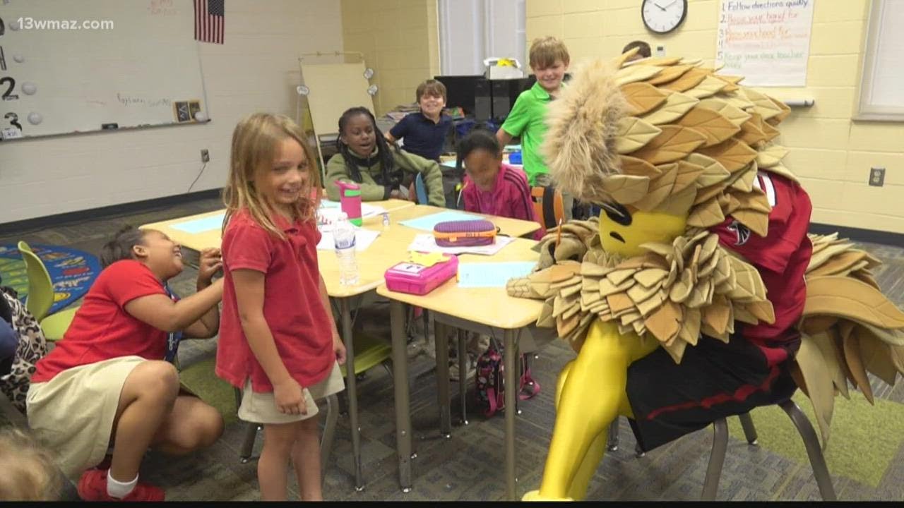 Heard Elementary wins visit from Atlanta Falcons mascot Freddie Falcon