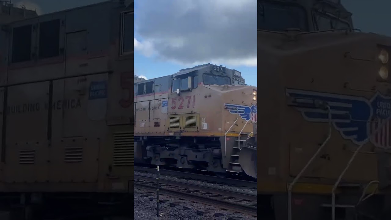 UP train through Elmhurst￼￼￼ #railfaining