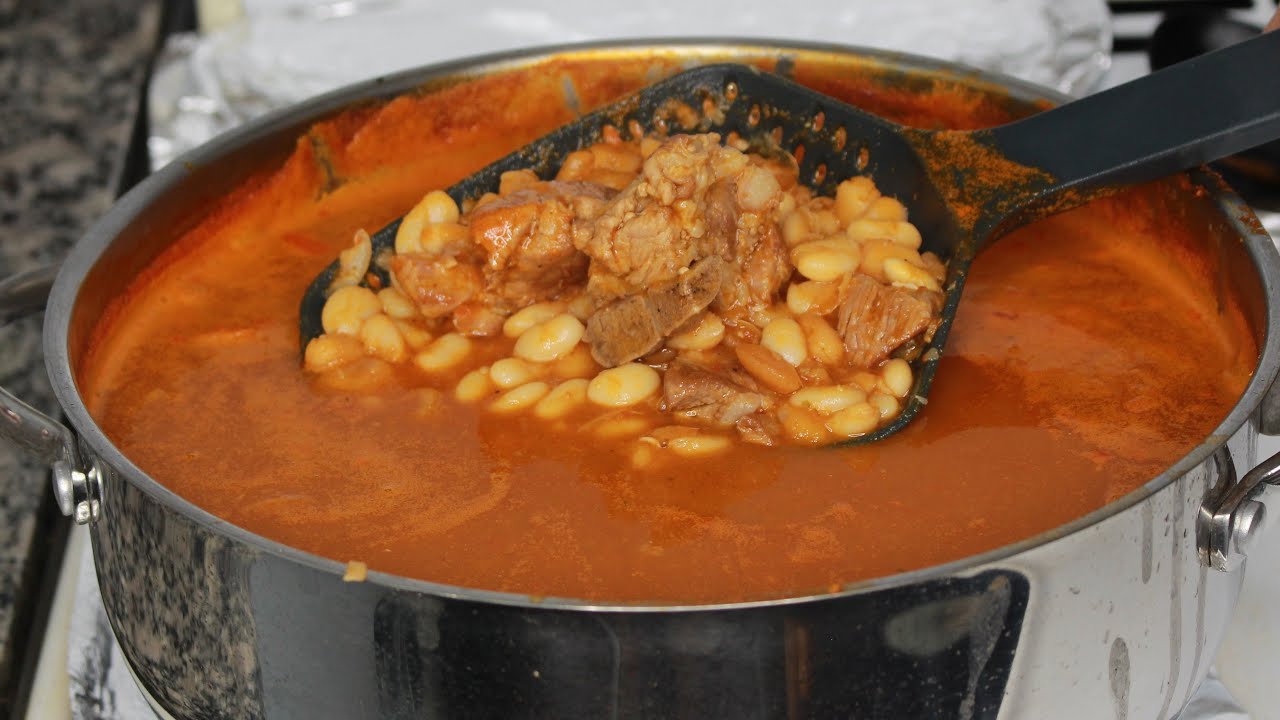 FRIJOL BLANCO CON CARNE DE CERDO GUATEMALTECO