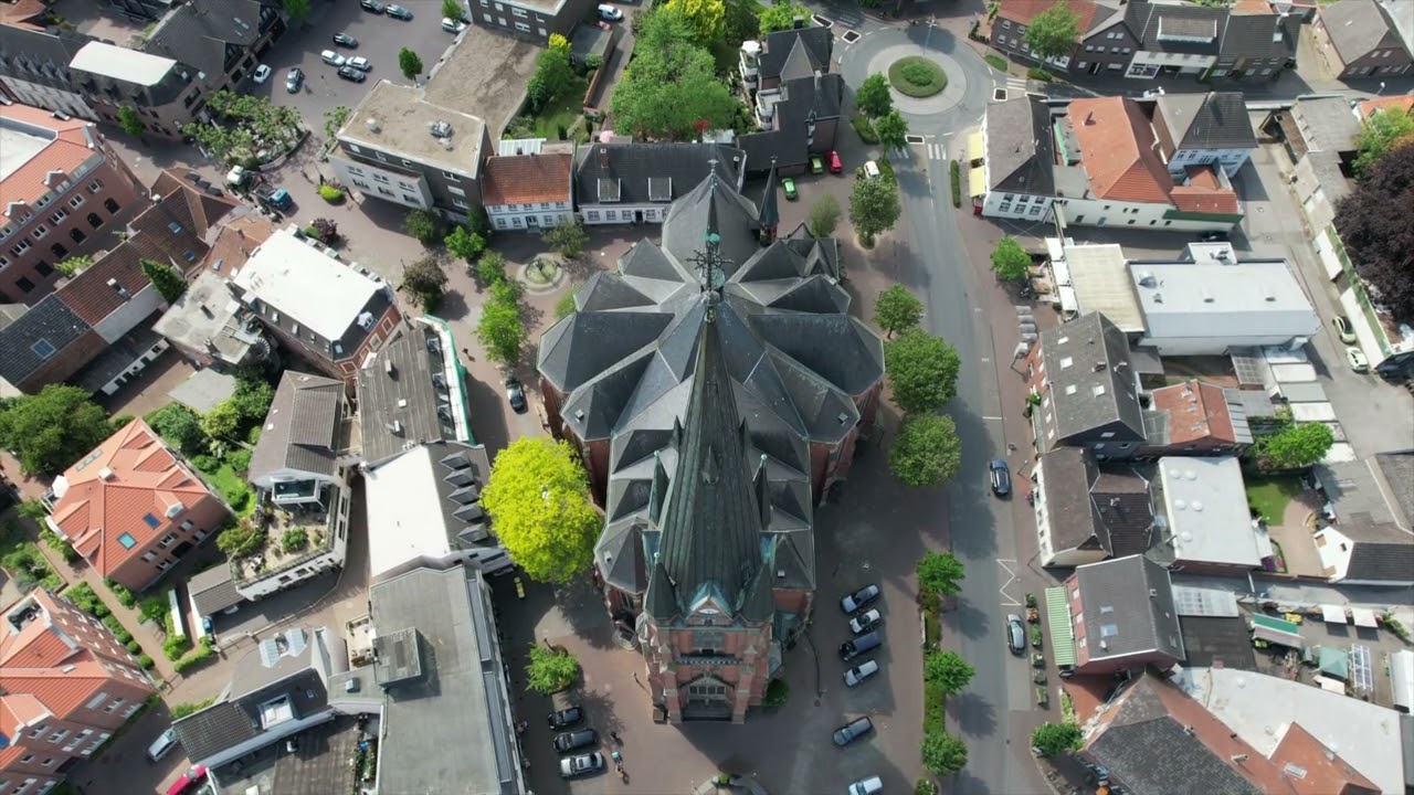Drohnenflug, Gudula Kirche Rhede, Münsterland