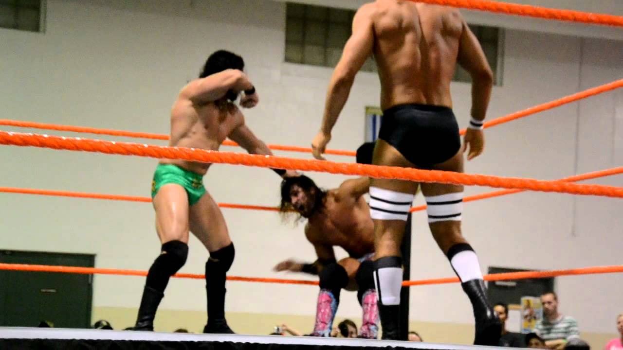 FCW House Show 5/18/12 Dean Ambrose vs. Leo Kruger vs. Antonio Cesaro vs. Seth Rollins: Part 1