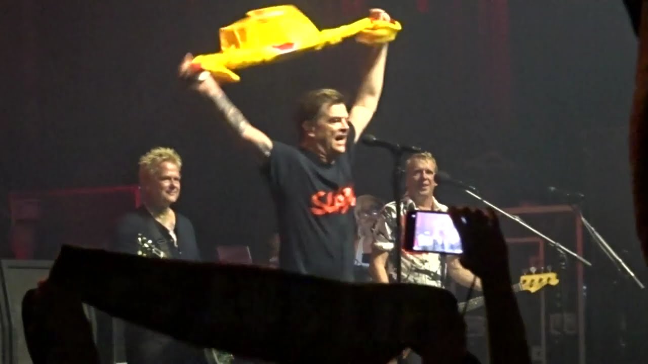 Die Toten Hosen & Spizz & Knox - You'll Never Walk Alone (7.9.2025 in O2 Forum Kentish Town, London)