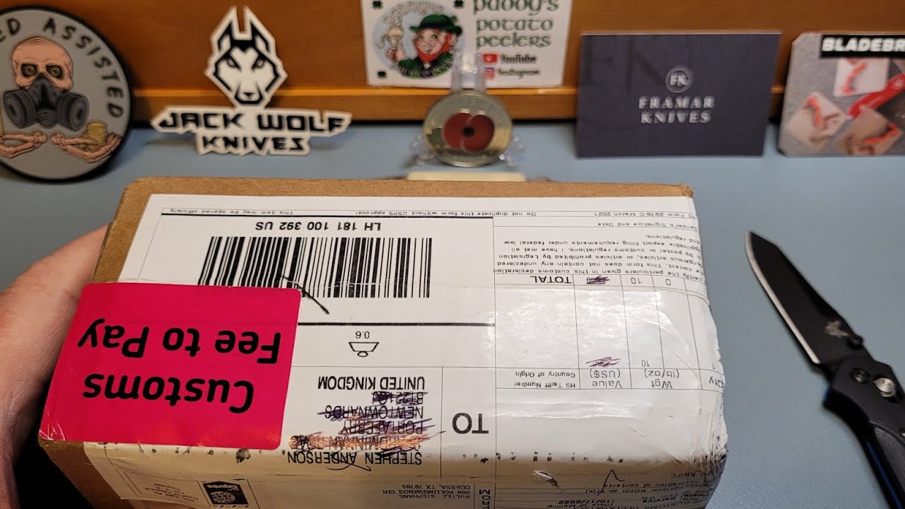 Unboxing a French knife fm Knives-of-France.com