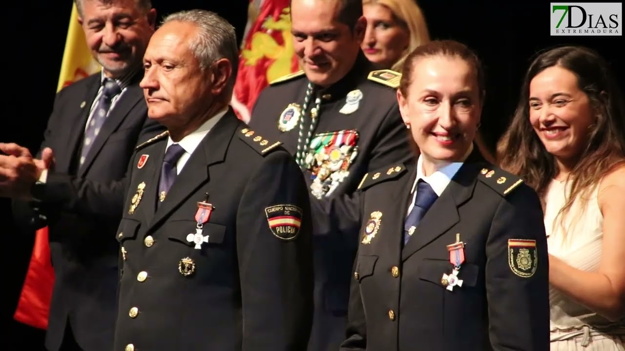ENTREGA DE MEDALLAS EN EL DÍA DE LA POLICÍA LOCAL DE BADAJOZ