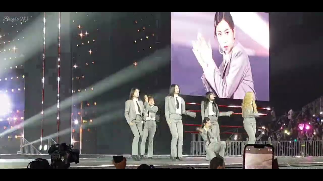 STAYC (스테이씨) - SORRY, SORRY (SUPER JUNIOR) [KCON2022 Saudi Arabia] D2
