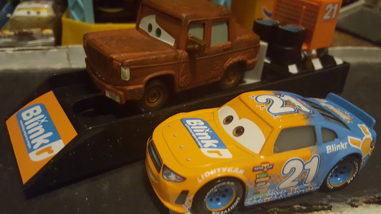 Disney Pixar Cars 3 Speedy Comet (C3 Stock Car, Blinkr #21) With Launcher Review
