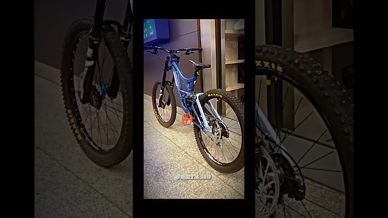 #specialized #demo #7 #mtb #downhill #newbikeday #new #bike